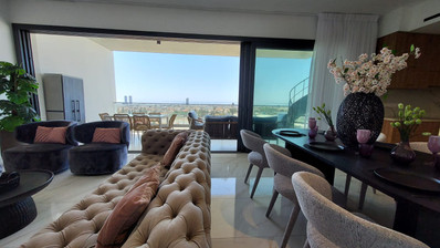 For rent Luxury Three-Bedroom Penthouse with Private Rooftop Pool, Communal Gym & Panoramic Sea Views – Panthea Hills