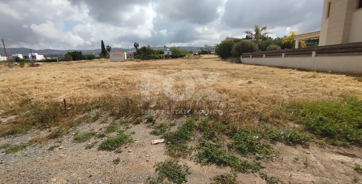 For Sale: Large, 605 m2 Building Plot in Petridia, Empa