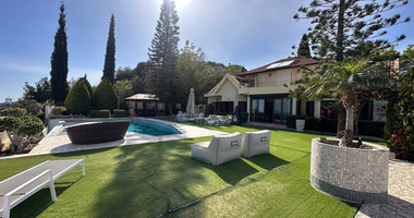 Sale: Charming Villa with Panoramic Sea Views in Agios Tychonas