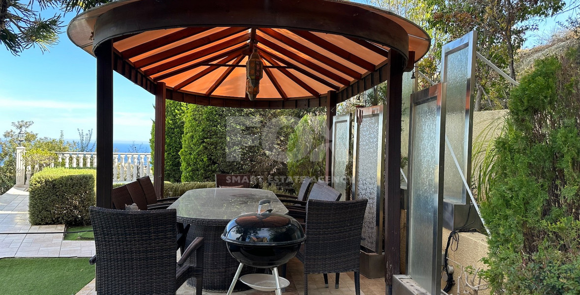 Sale: Charming Villa with Panoramic Sea Views in Agios Tychonas