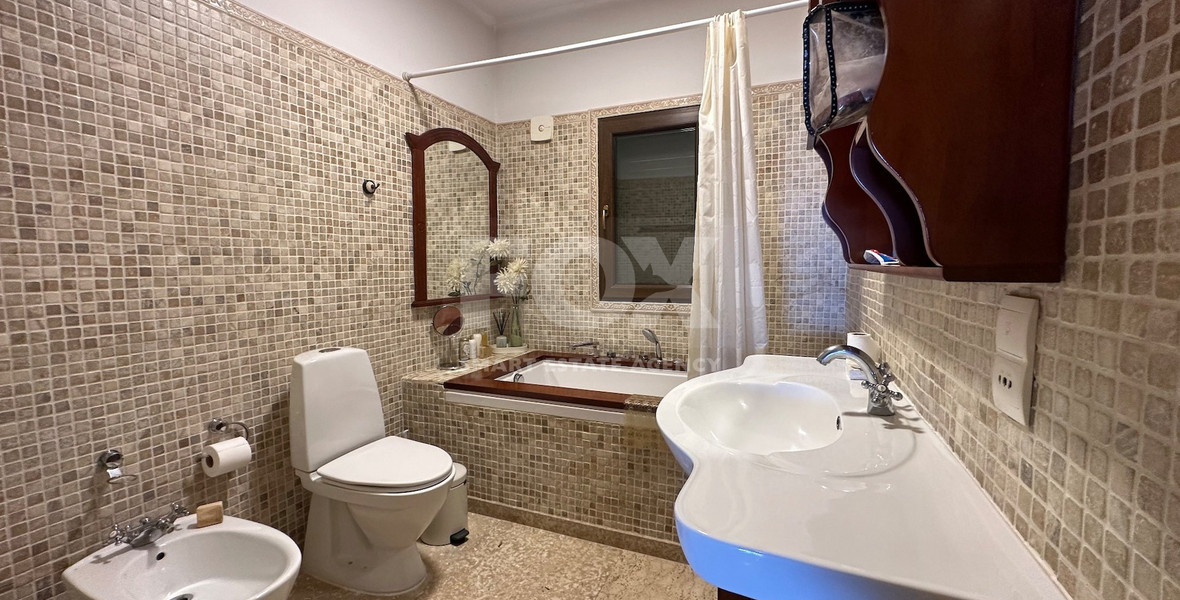 Sale: Charming Villa with Panoramic Sea Views in Agios Tychonas