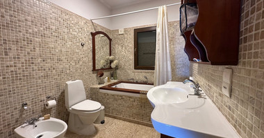 Sale: Charming Villa with Panoramic Sea Views in Agios Tychonas