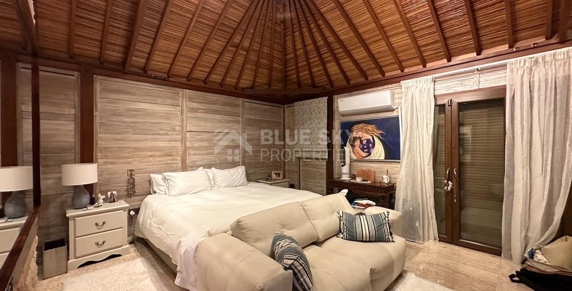 Sale: Charming Villa with Panoramic Sea Views in Agios Tychonas