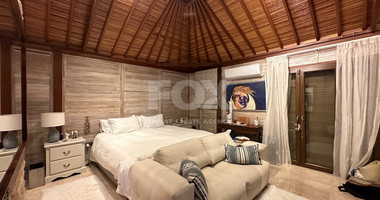 Sale: Charming Villa with Panoramic Sea Views in Agios Tychonas