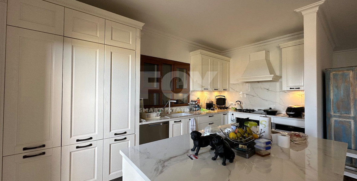 Sale: Charming Villa with Panoramic Sea Views in Agios Tychonas