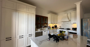 Sale: Charming Villa with Panoramic Sea Views in Agios Tychonas