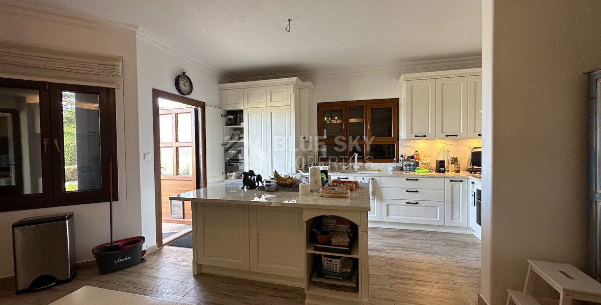 Sale: Charming Villa with Panoramic Sea Views in Agios Tychonas