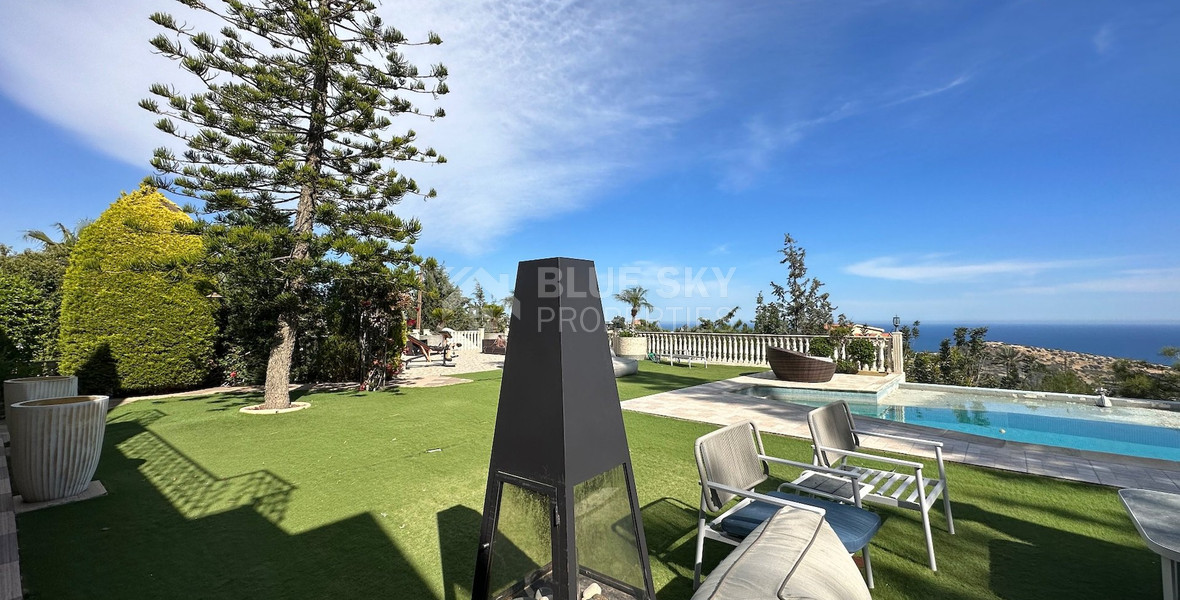 Sale: Charming Villa with Panoramic Sea Views in Agios Tychonas