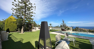 Sale: Charming Villa with Panoramic Sea Views in Agios Tychonas