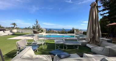 Sale: Charming Villa with Panoramic Sea Views in Agios Tychonas