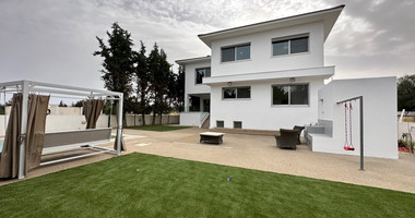 RENT: 5 BEDROOM VILLA UNFURINISHED VILLA IN PRIME LOCATION OF AGIOS ATHANASIOS.