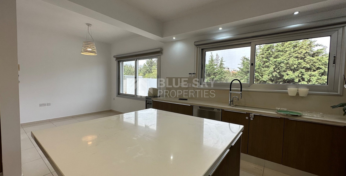 RENT: 5 BEDROOM VILLA UNFURINISHED VILLA IN PRIME LOCATION OF AGIOS ATHANASIOS.