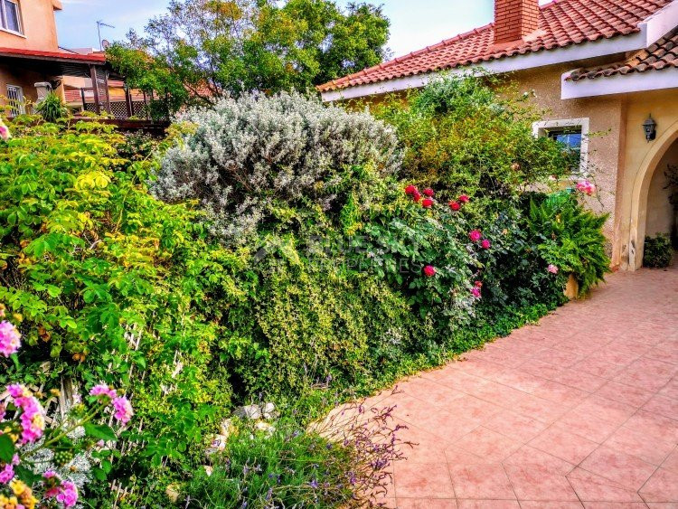 5 Bed House To Rent In Agia Fyla, Limassol