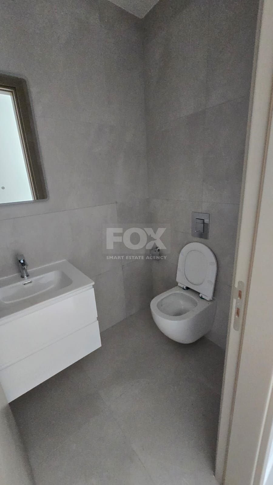 Modern Apartment Building for Rent in Neapoli