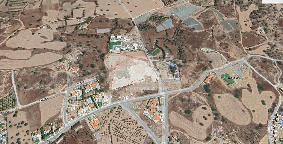 Large Development Land for Sale in Scenic Moni