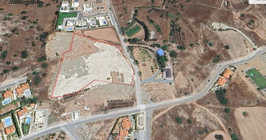 Large Development Land for Sale in Scenic Moni