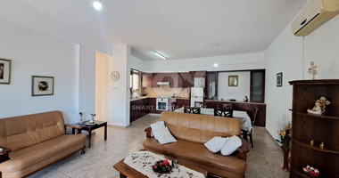 Three bedroom Semi-detached Bungalow in kallepeia village, for sale