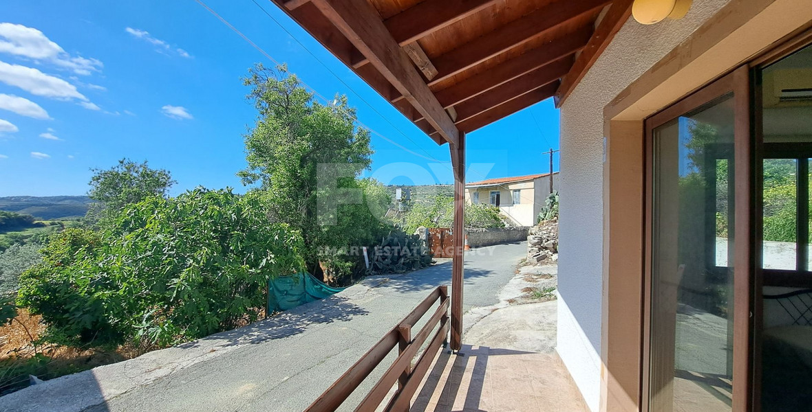Three bedroom Semi-detached Bungalow in kallepeia village, for sale