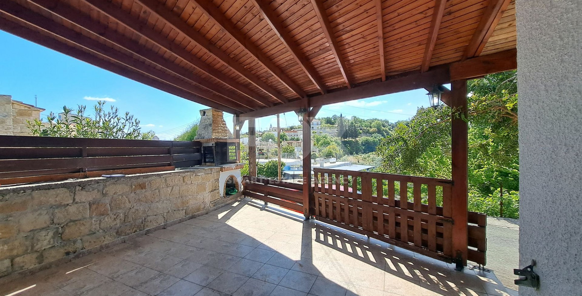 Three bedroom Semi-detached Bungalow in kallepeia village, for sale