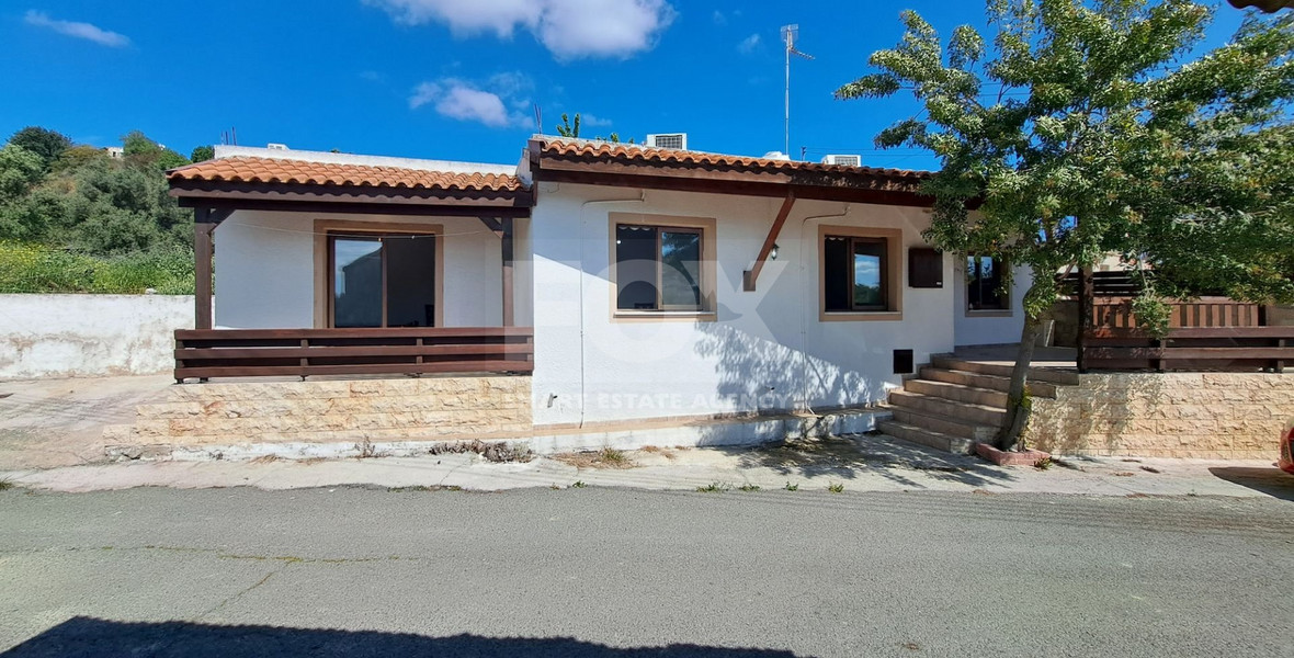 Three bedroom Semi-detached Bungalow in kallepeia village, for sale