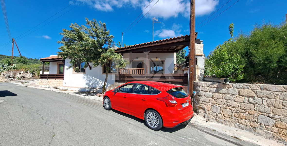 Three bedroom Semi-detached Bungalow in kallepeia village, for sale
