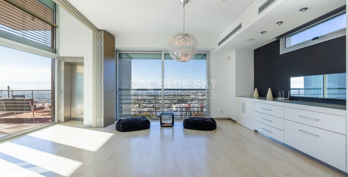 Unique Modern Villa with Sea Views in Ayia Fyla