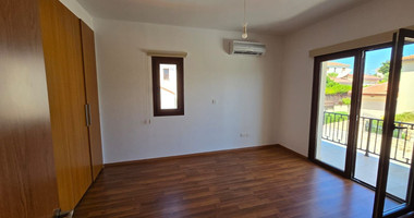 Unfurnished 3 bedroom house with private pool in  Erimi for Rent