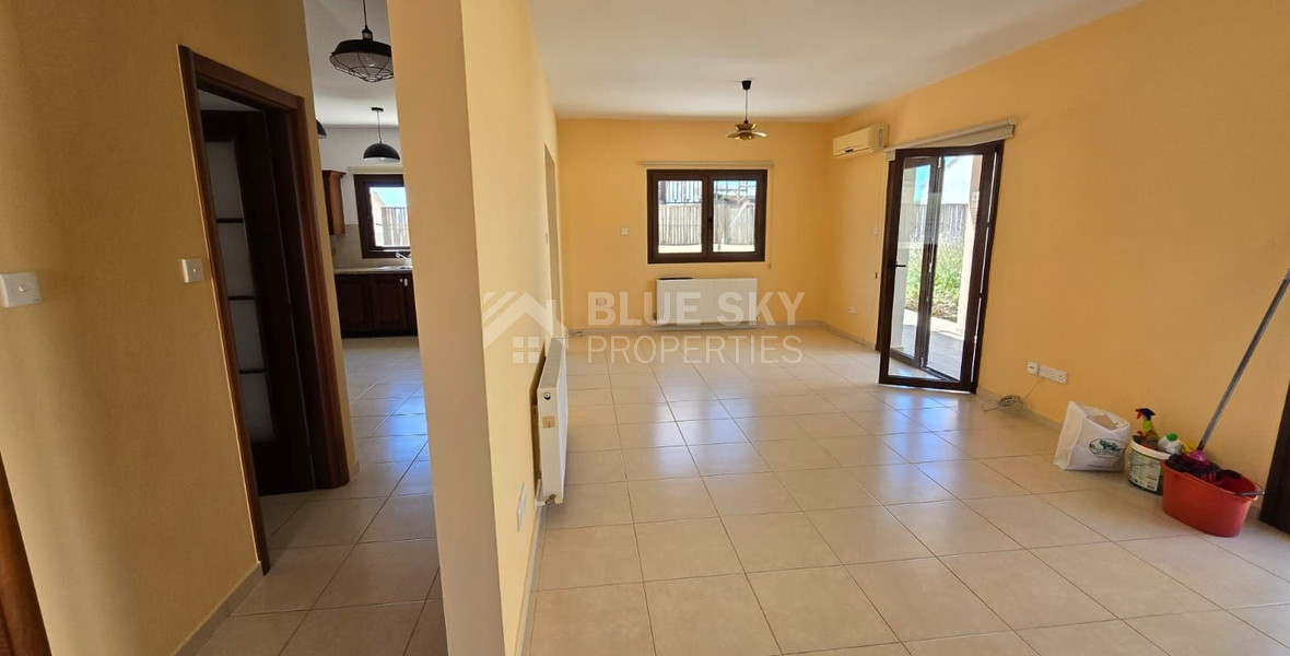 Unfurnished 3 bedroom house with private pool in  Erimi for Rent