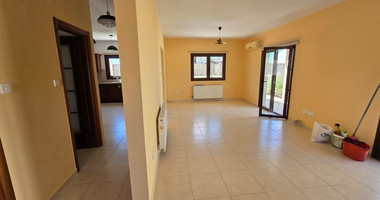 Unfurnished 3 bedroom house with private pool in  Erimi for Rent