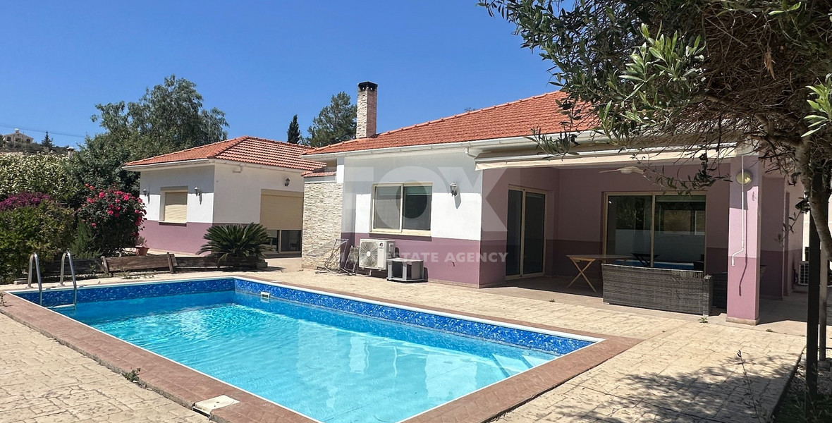 RENT: BEAUTIFUL 3 BEDROOM UNFURNISHED BUNGALOW WITH SWIMMING POOL IN PYRGOS