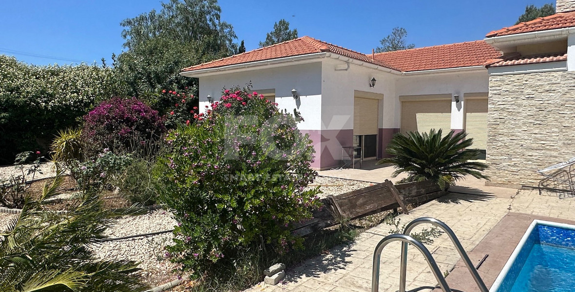 RENT: BEAUTIFUL 3 BEDROOM UNFURNISHED BUNGALOW WITH SWIMMING POOL IN PYRGOS