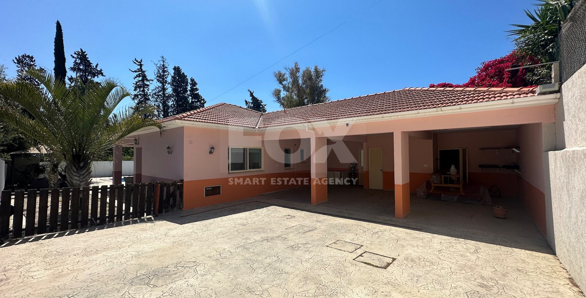 RENT: BEAUTIFUL 3 BEDROOM UNFURNISHED BUNGALOW WITH SWIMMING POOL IN PYRGOS
