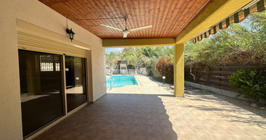 RENT: BEAUTIFUL 3 BEDROOM UNFURNISHED BUNGALOW WITH SWIMMING POOL IN PYRGOS