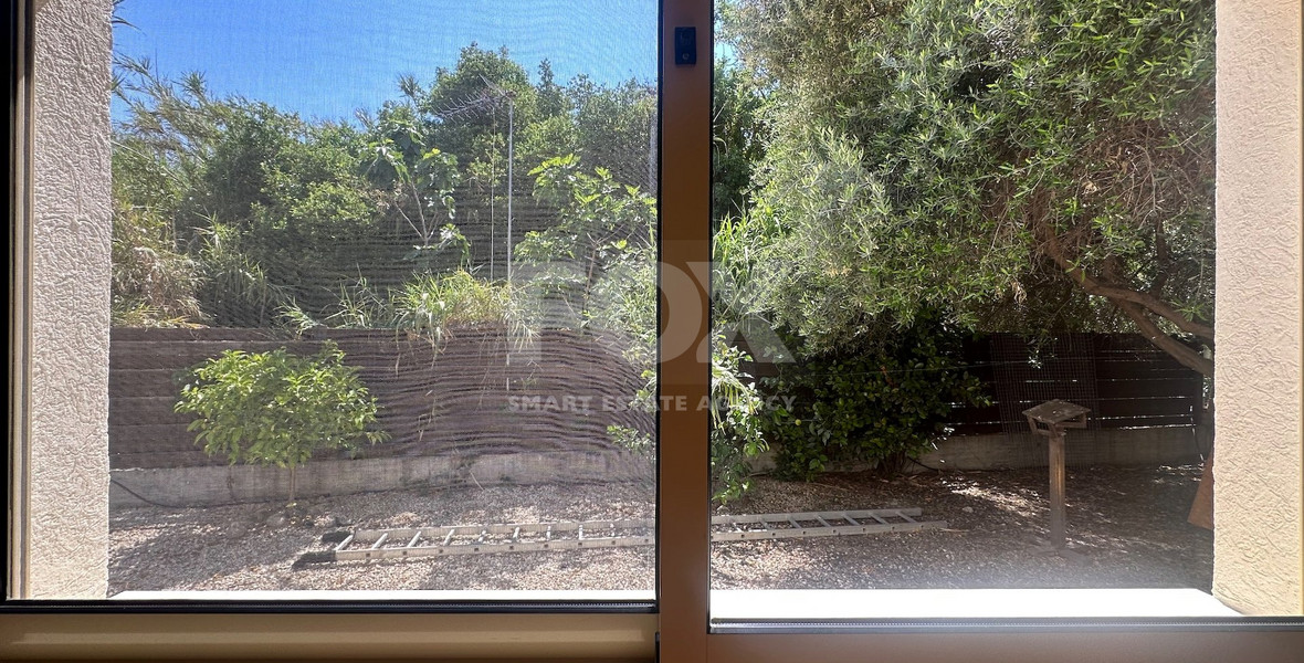 RENT: BEAUTIFUL 3 BEDROOM UNFURNISHED BUNGALOW WITH SWIMMING POOL IN PYRGOS