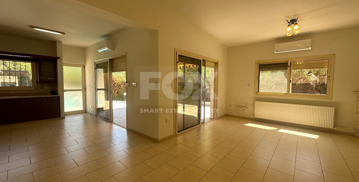 RENT: BEAUTIFUL 3 BEDROOM UNFURNISHED BUNGALOW WITH SWIMMING POOL IN PYRGOS
