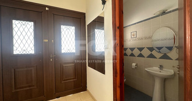 RENT: BEAUTIFUL 3 BEDROOM UNFURNISHED BUNGALOW WITH SWIMMING POOL IN PYRGOS