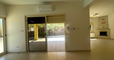 RENT: BEAUTIFUL 3 BEDROOM UNFURNISHED BUNGALOW WITH SWIMMING POOL IN PYRGOS