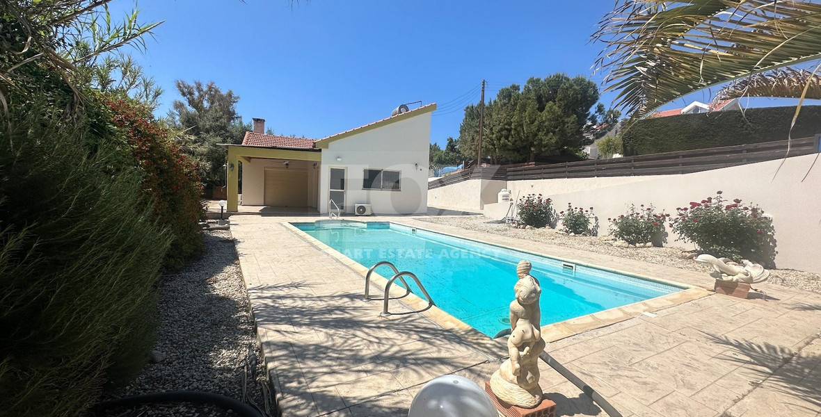 RENT: BEAUTIFUL 3 BEDROOM UNFURNISHED BUNGALOW WITH SWIMMING POOL IN PYRGOS