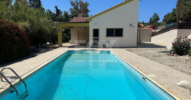 RENT: BEAUTIFUL 3 BEDROOM UNFURNISHED BUNGALOW WITH SWIMMING POOL IN PYRGOS