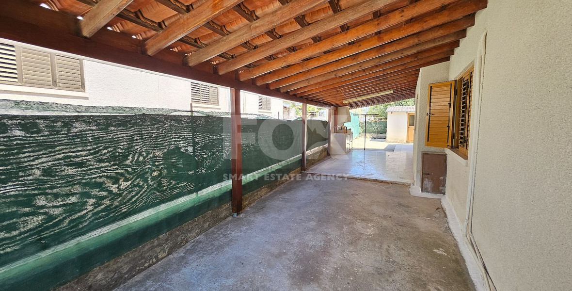 For Rent Three bedroom detached bungalow in a large plot in Episkopi Area