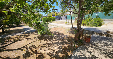 For Rent Three bedroom detached bungalow in a large plot in Episkopi Area