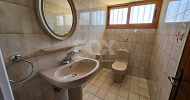 For Rent Three bedroom detached bungalow in a large plot in Episkopi Area