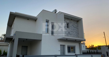 Fully Furnished House With Pool For Rent In Parekklisia