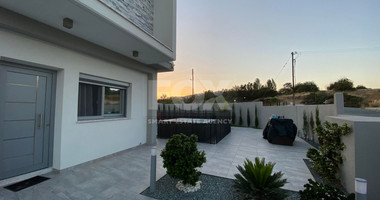 Fully Furnished House With Pool For Rent In Parekklisia