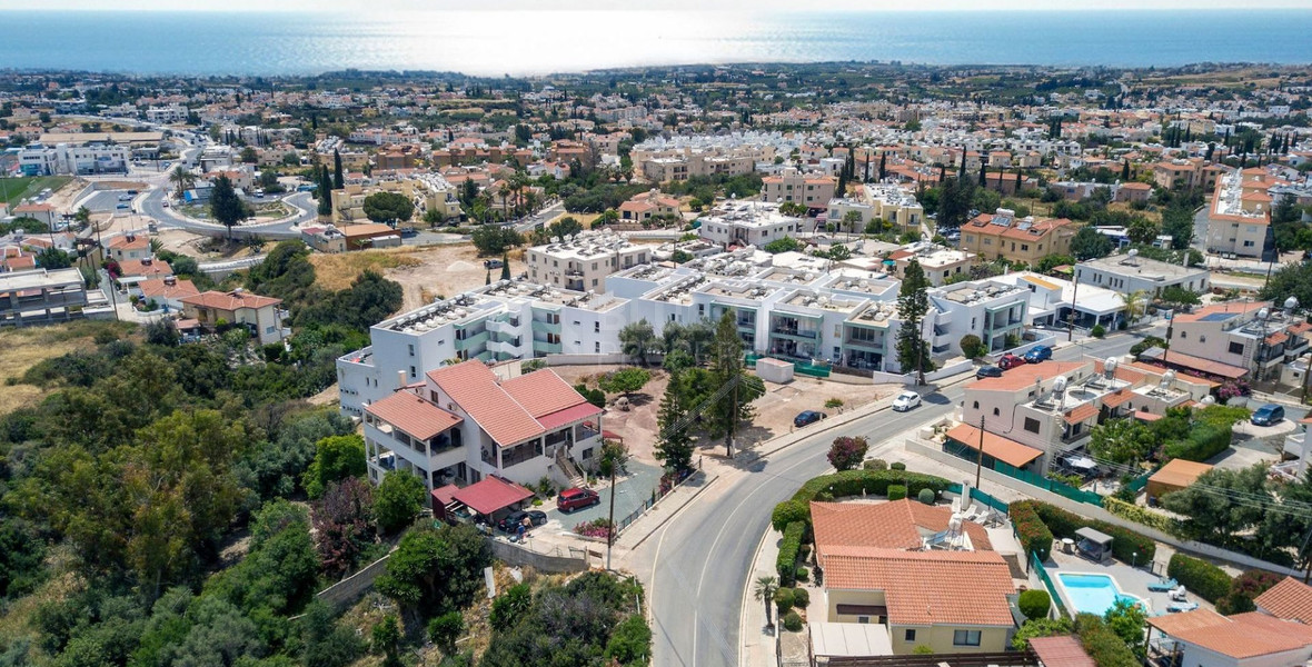 Two bedroom apartment for sale, with seperate title deed in Peyia