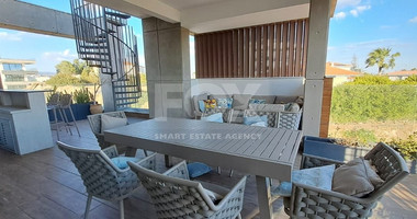 Stunning three bedroom penthouse with private swimming pool