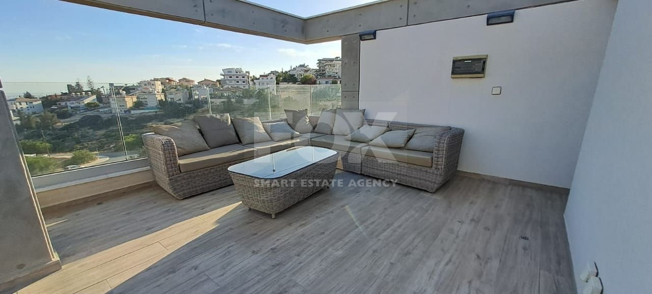Stunning three bedroom penthouse with private swimming pool