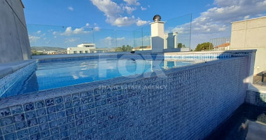 Stunning three bedroom penthouse with private swimming pool