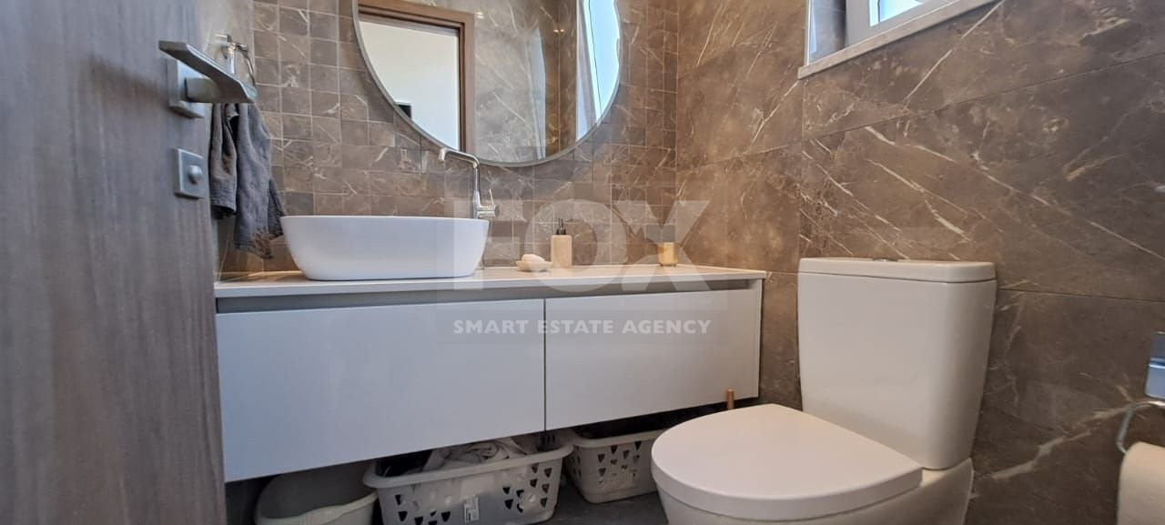 Stunning three bedroom penthouse with private swimming pool