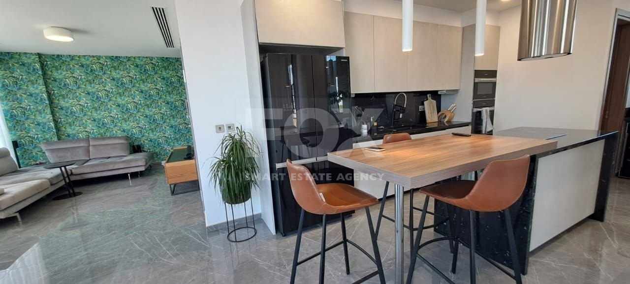 Stunning three bedroom penthouse with private swimming pool